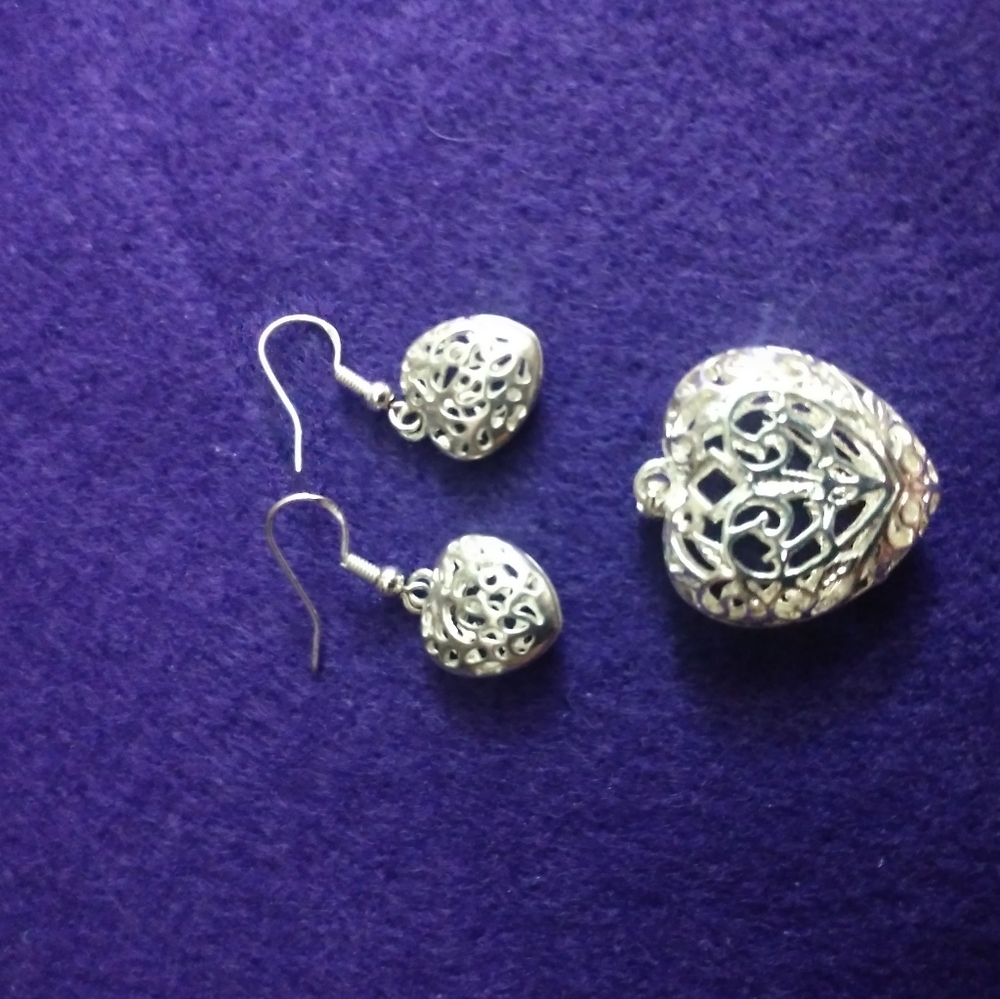 Earrings and pendant